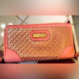 Beautiful Jessica Simpson wallet